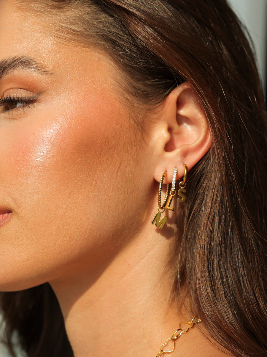 Pure Letter Ohrring-Charms