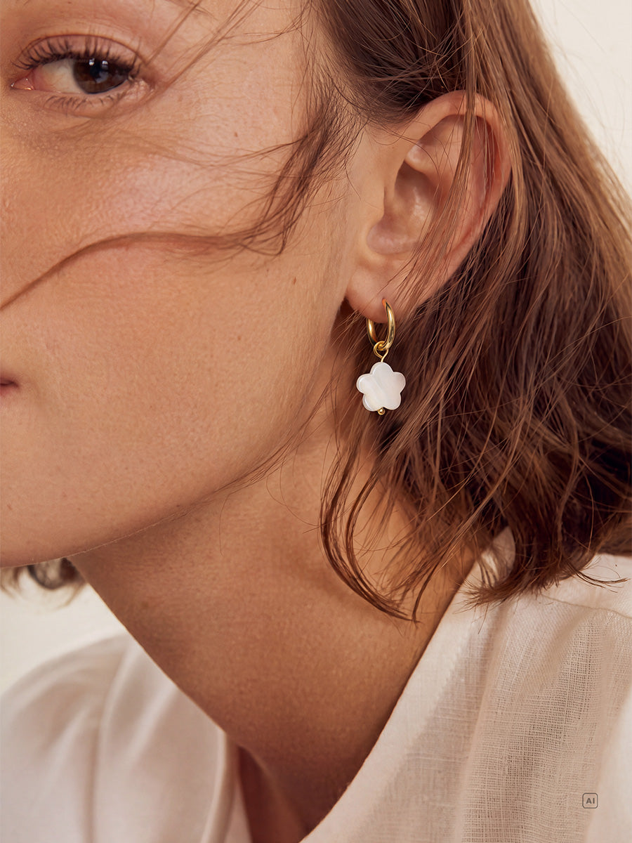 Delicate Flower Ohrring-Charm