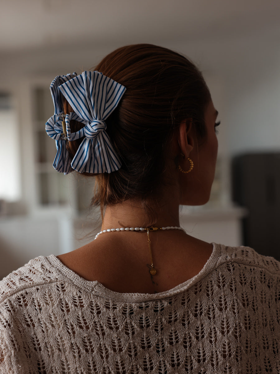 Sweet Bow Navy-striped hair clip