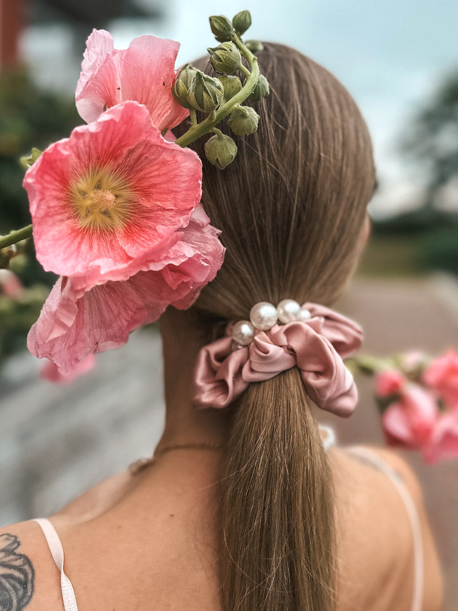Pearl Elegance Pink Scrunchie