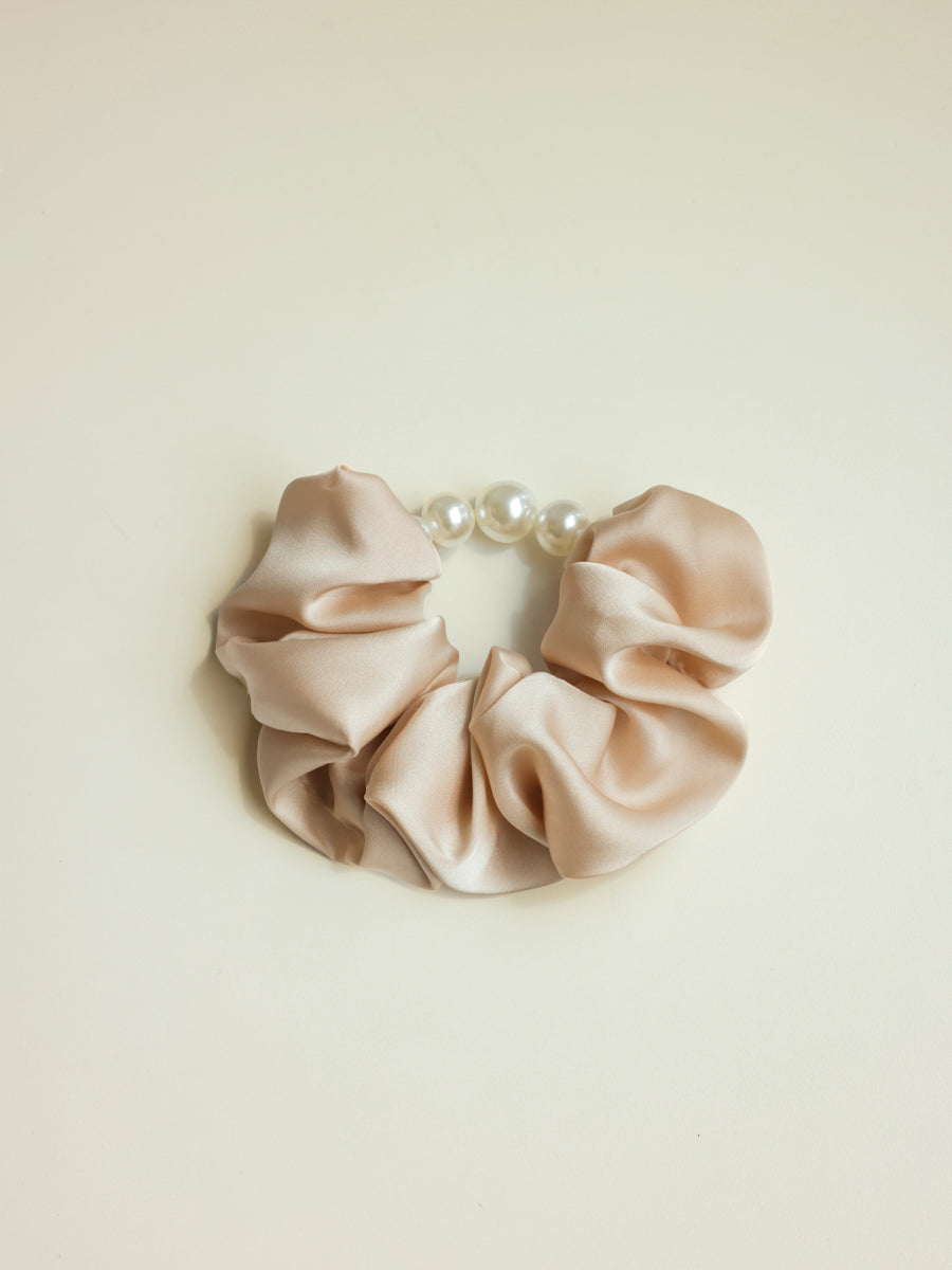 Pearl Elegance Beige Scrunchie