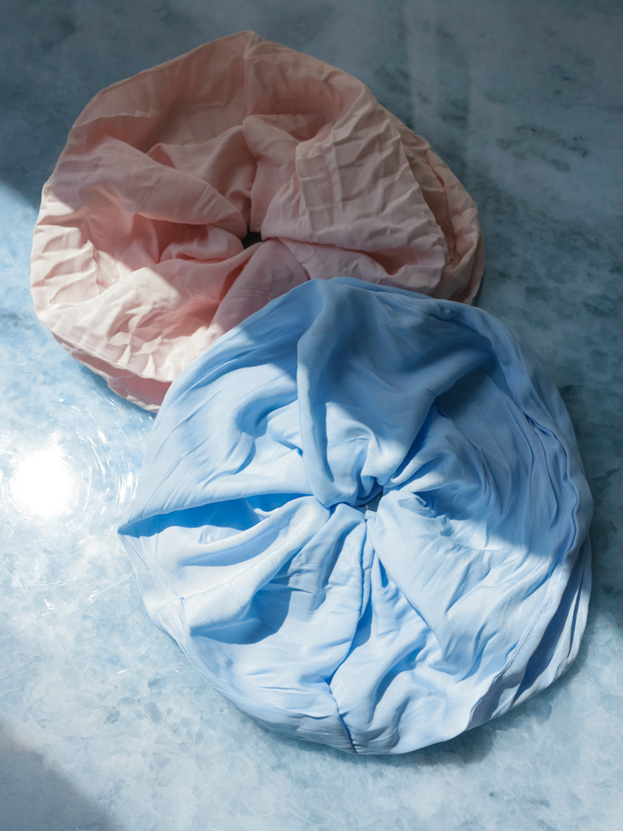 Light Flow Scrunchie