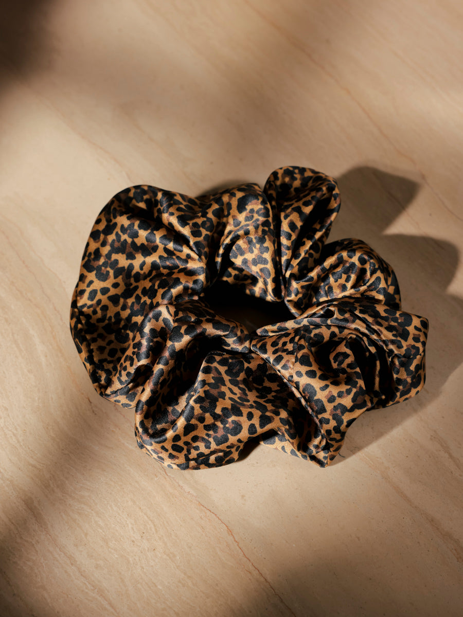 Chic Beauty Leopard Scrunchie