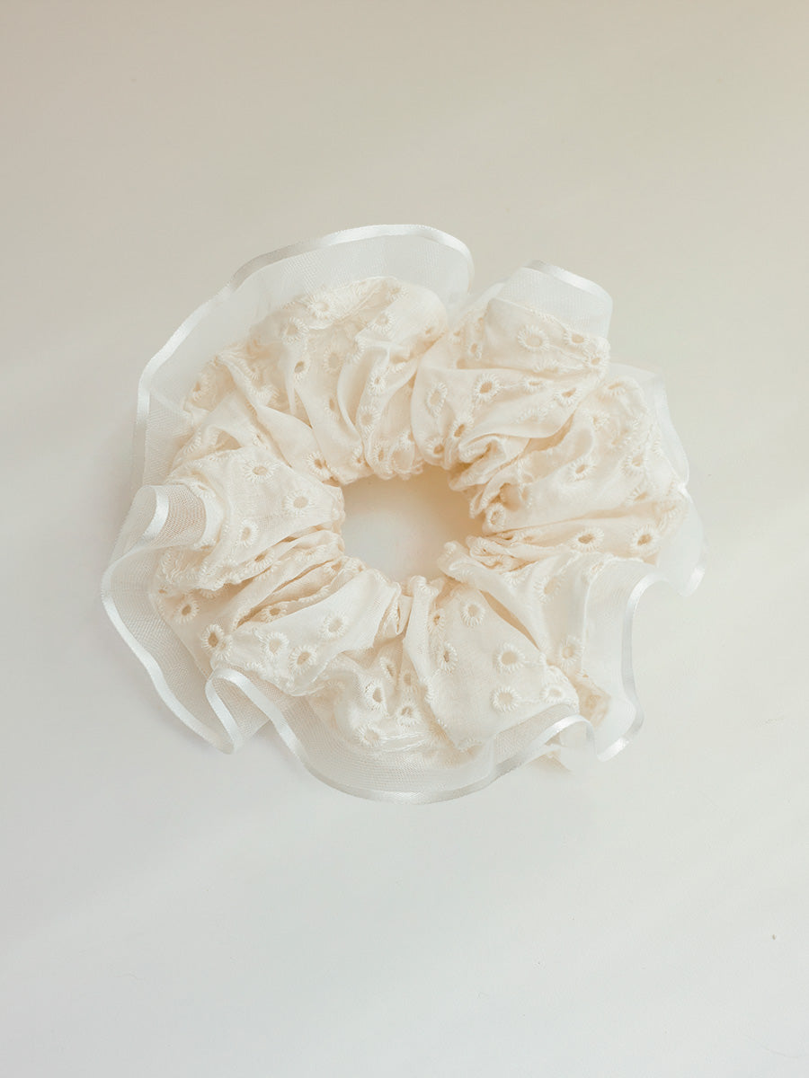 Honey Lace Scrunchie White