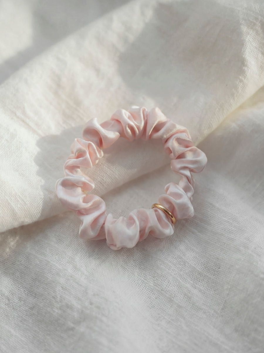 Blissful Pure Silk Medium Scrunchie Cream Pink
