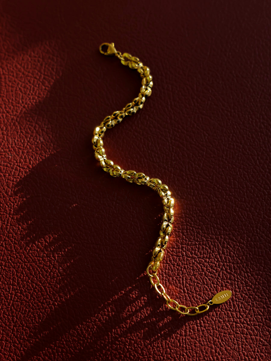 Elegant Thread ARMBAND