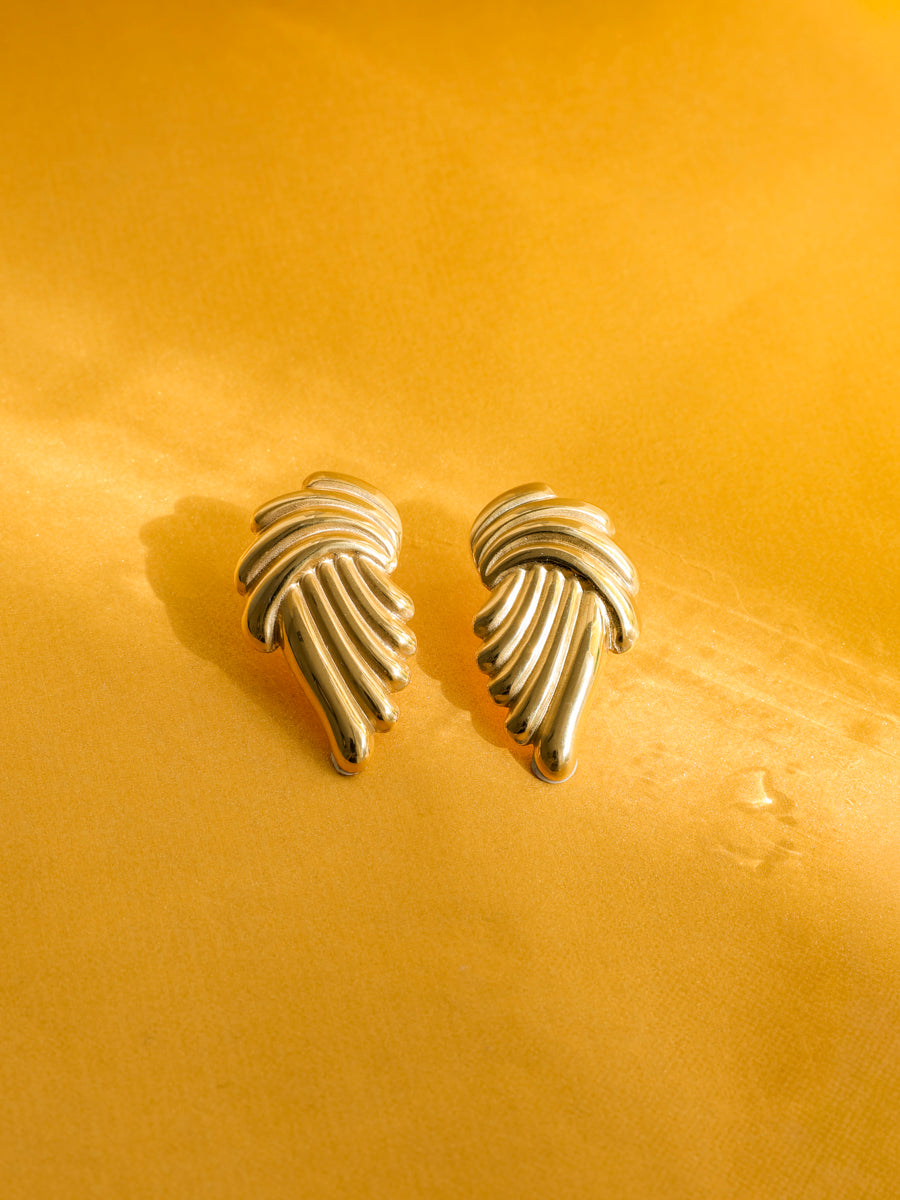 String Feather Ohrringe