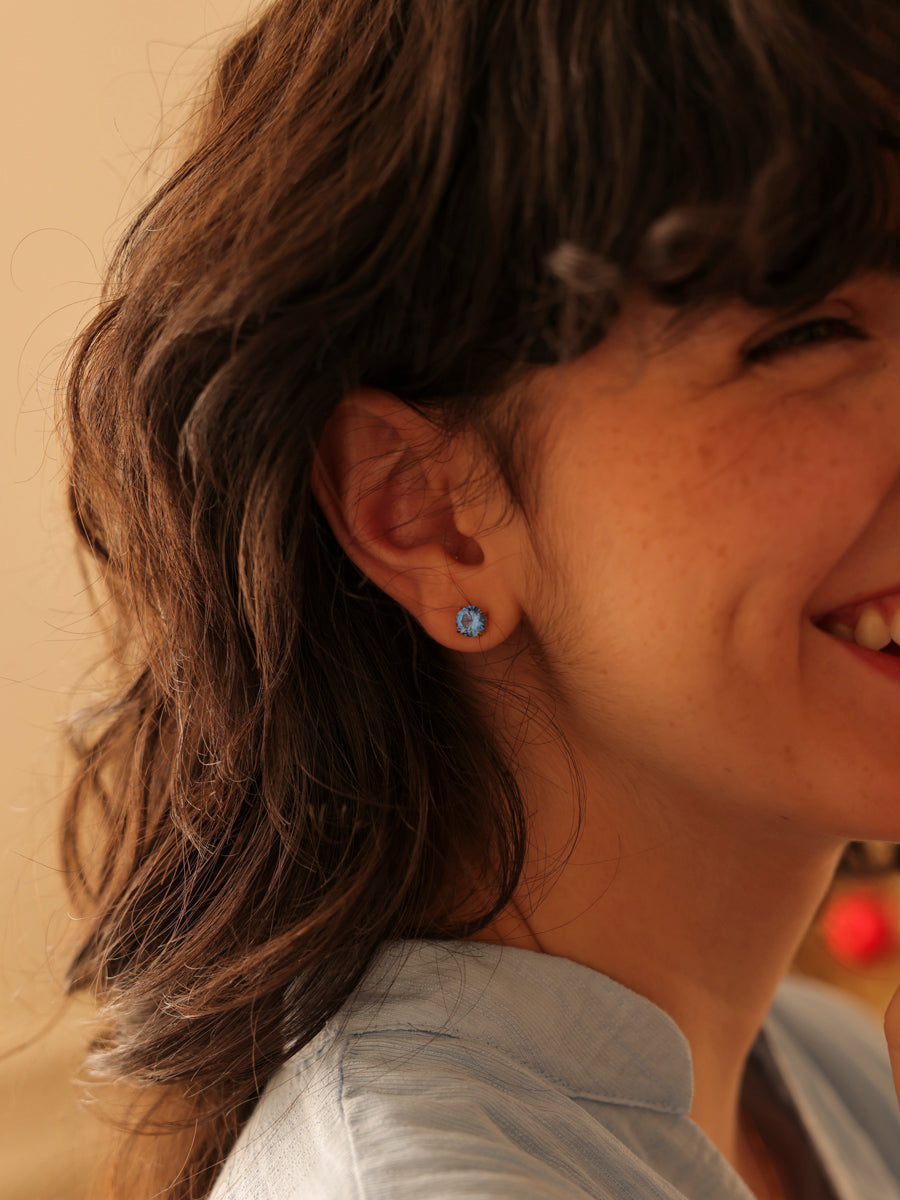 Crystal Delight Dark Blue Stub-Ohrringe