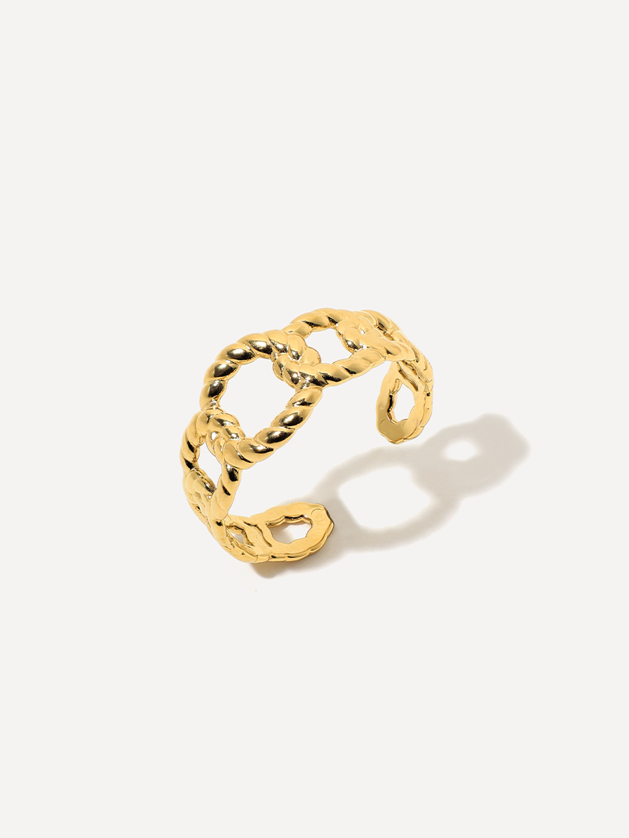 Exquisite Link Ring