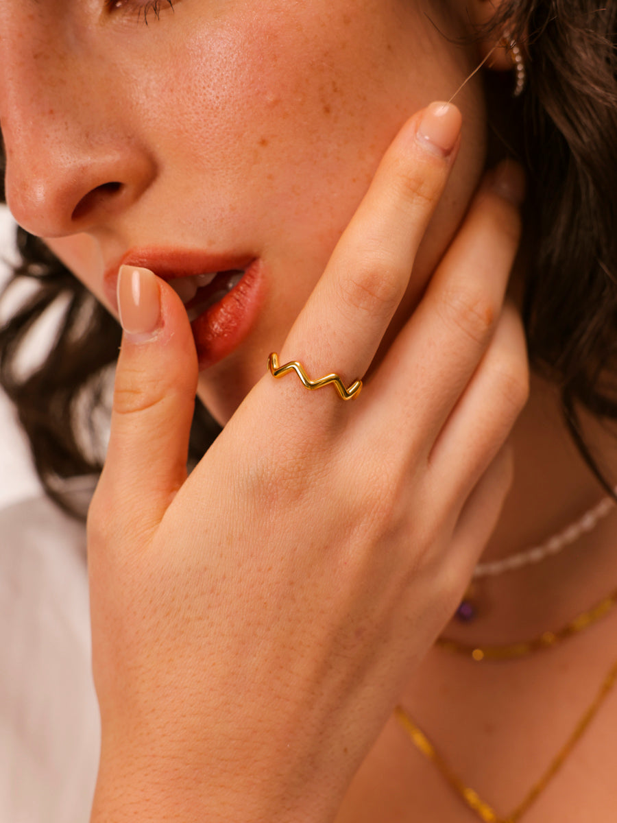 Wave Shaped Ring