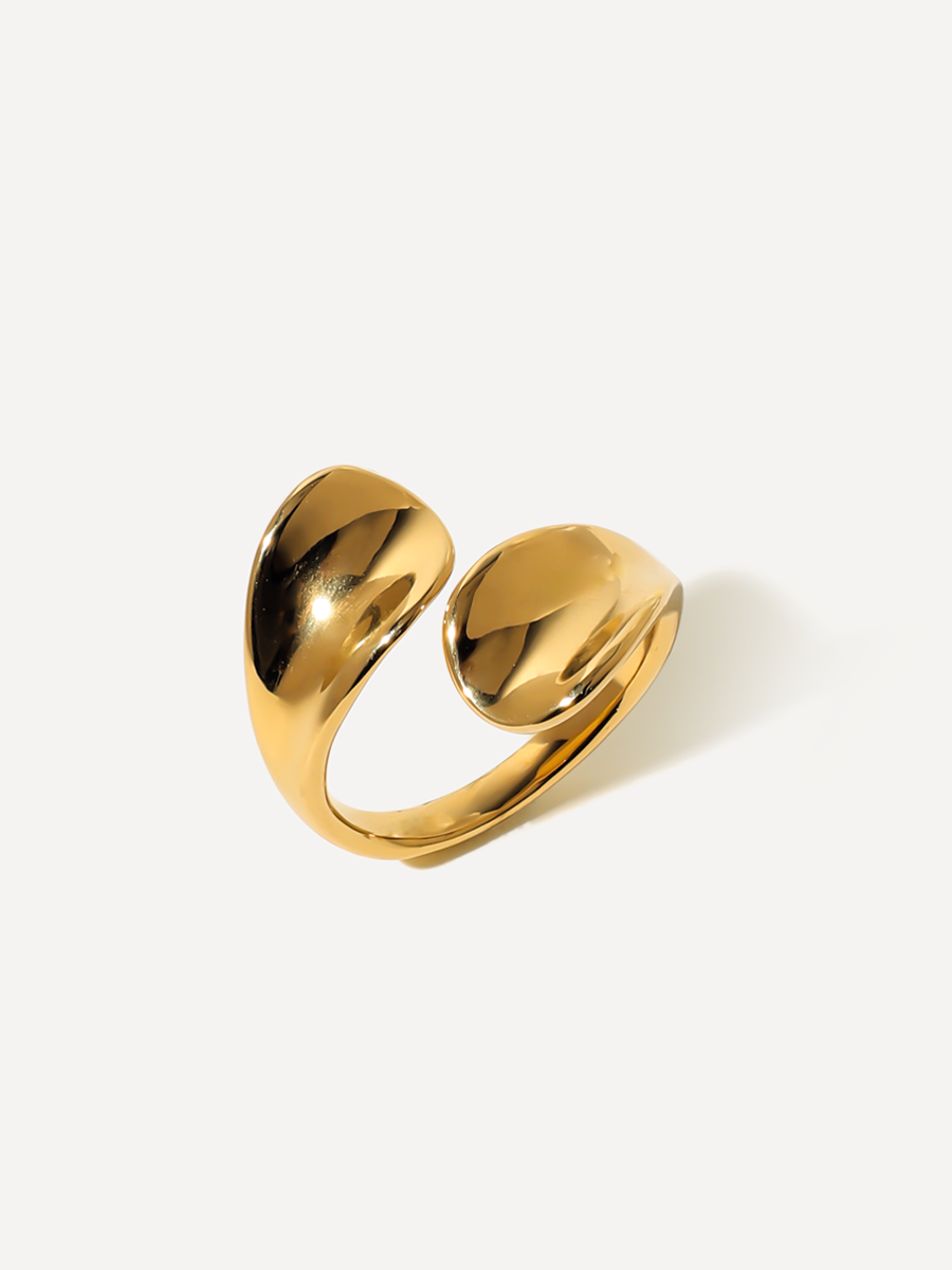 Curved Elegance Ring