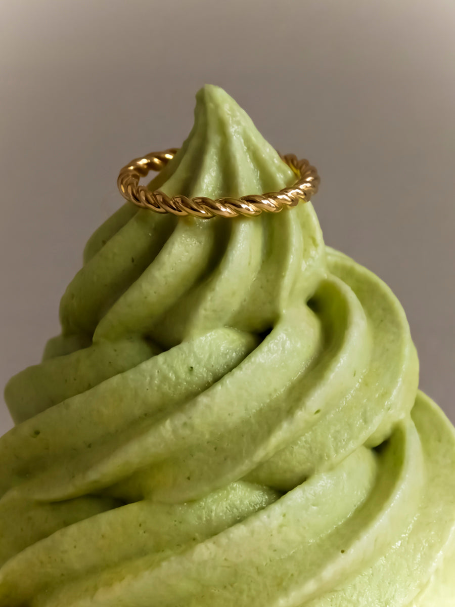 Elegant Twisted Ring