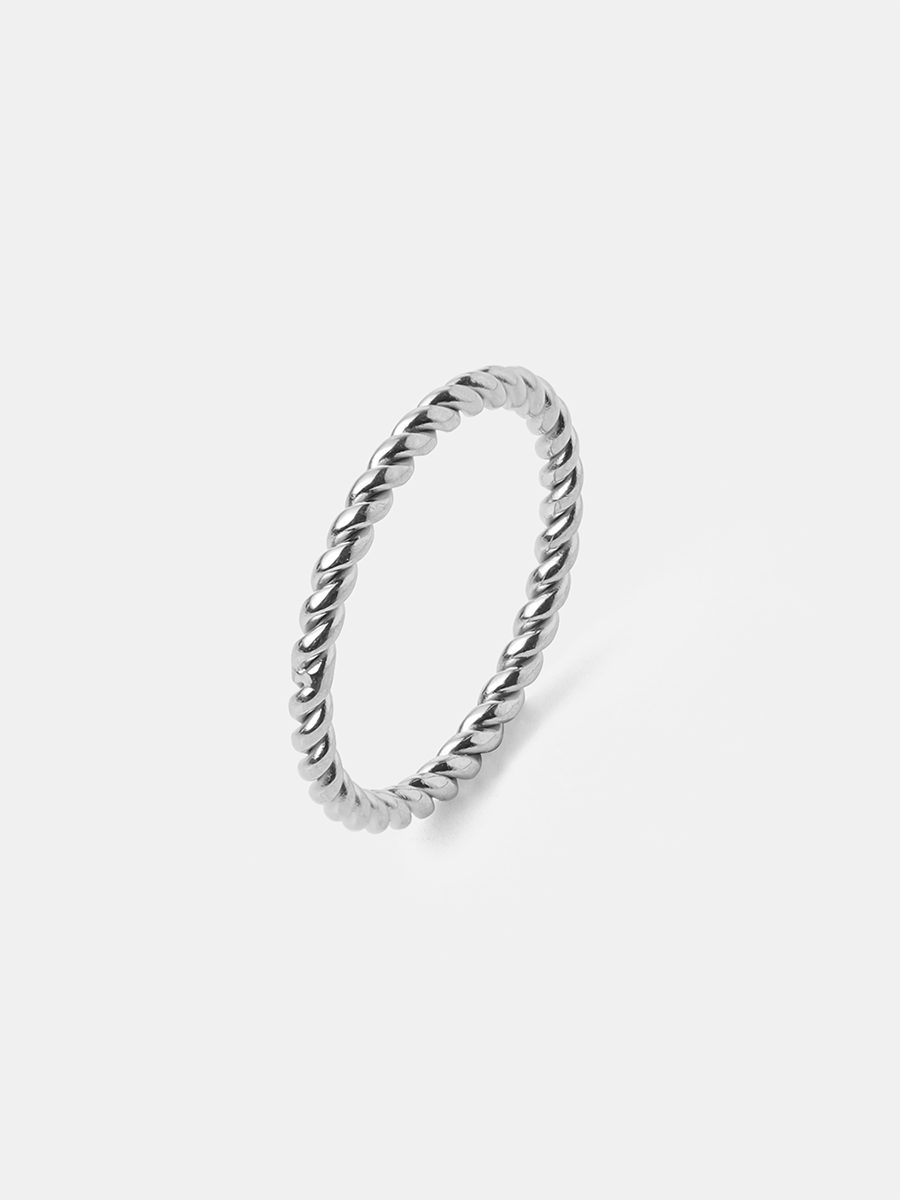 Elegant Twisted Ring