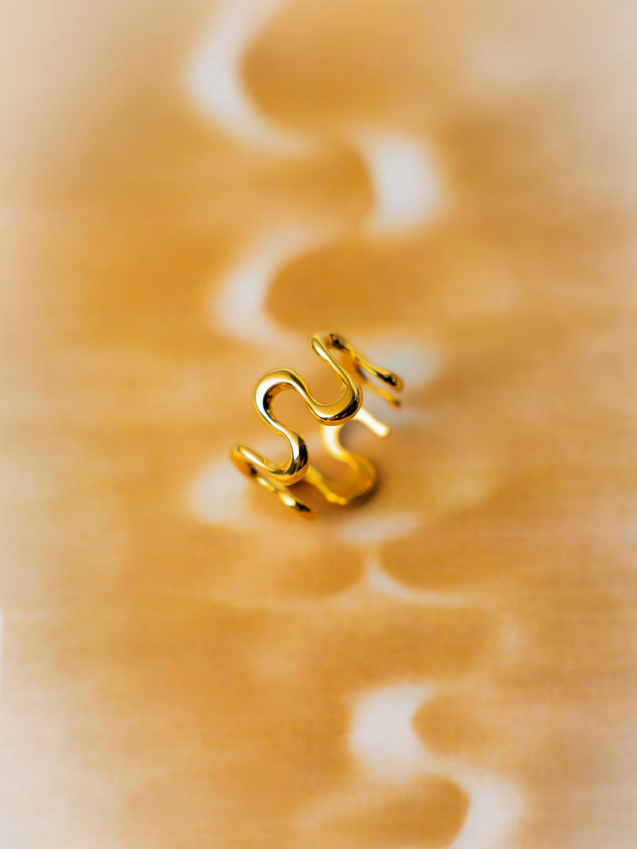 Graceful Wave Ring ICRUSH
