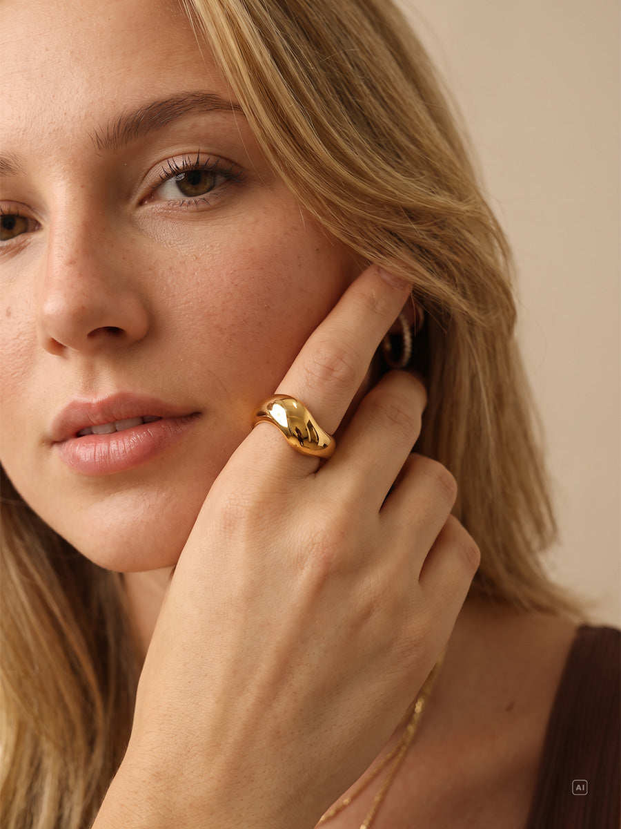 Curved Aesthetic Ring